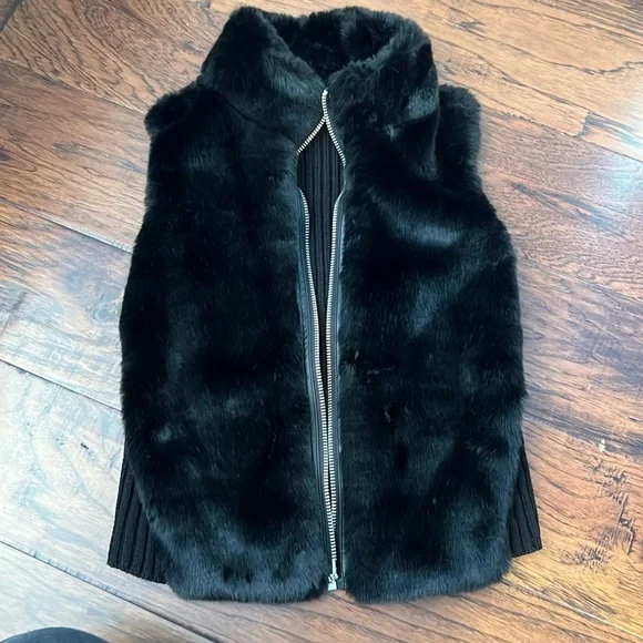 Faux fur vest - Picture 1 of 6